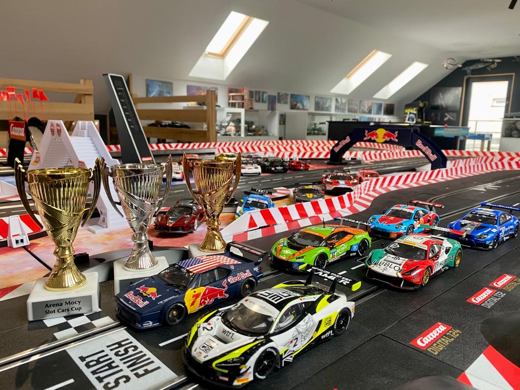 Arena Mocy indoor gaming hall BezSpin Klub with St 20251001232329 - Arena Mocy paintball