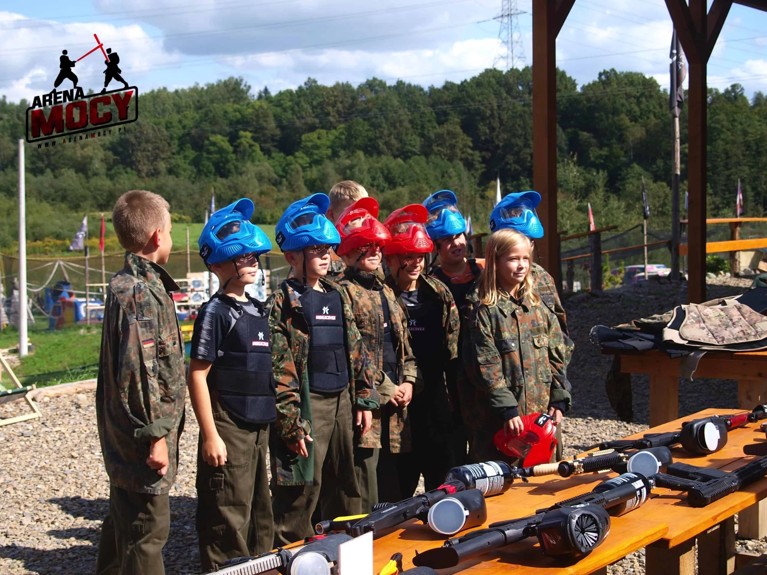 Children enjoying RC cars racing on professional t 20251015211245 - Arena Mocy paintball