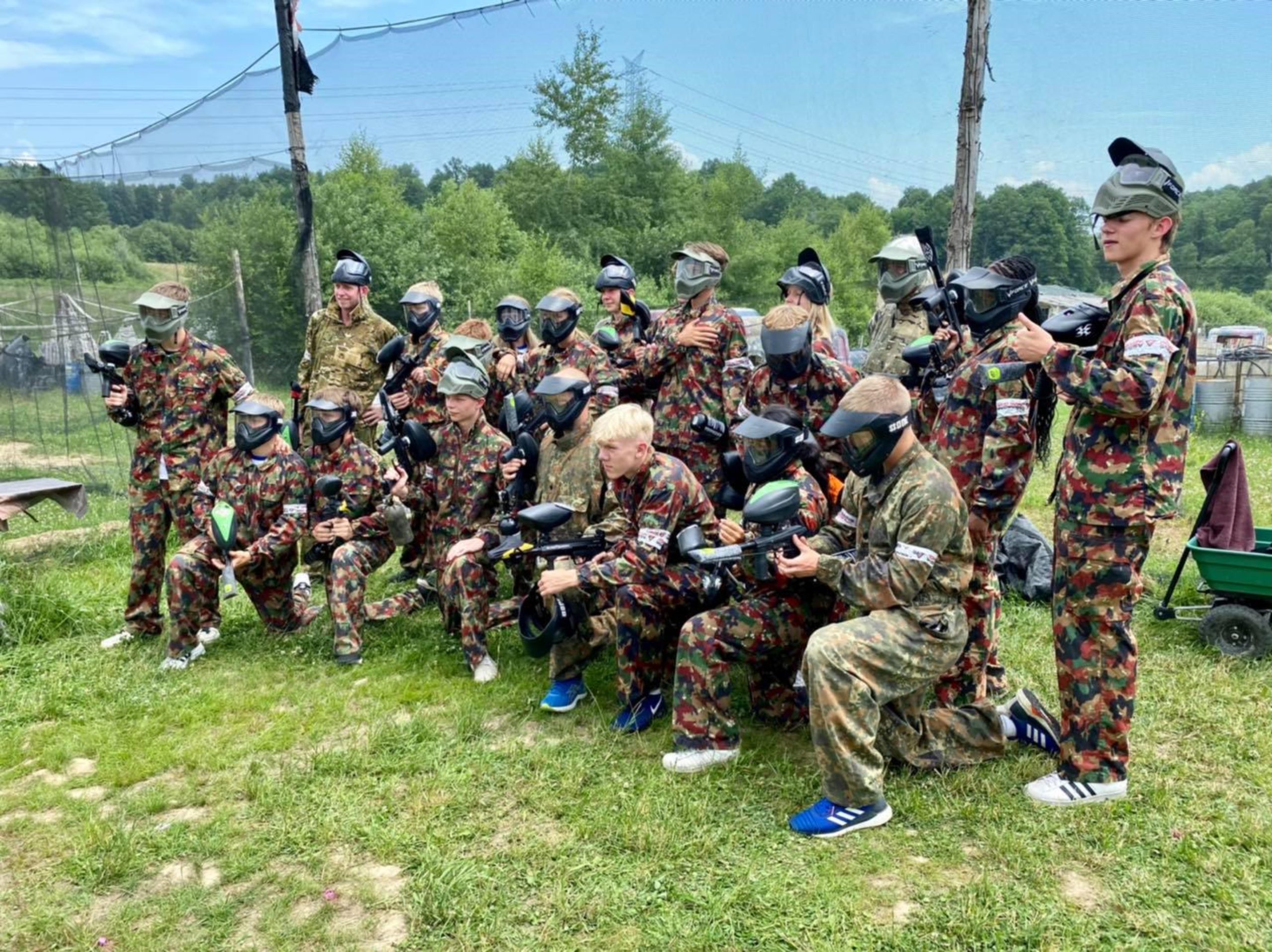 Paintball team communication tactics, players usin 20251002224507 - Arena Mocy paintball